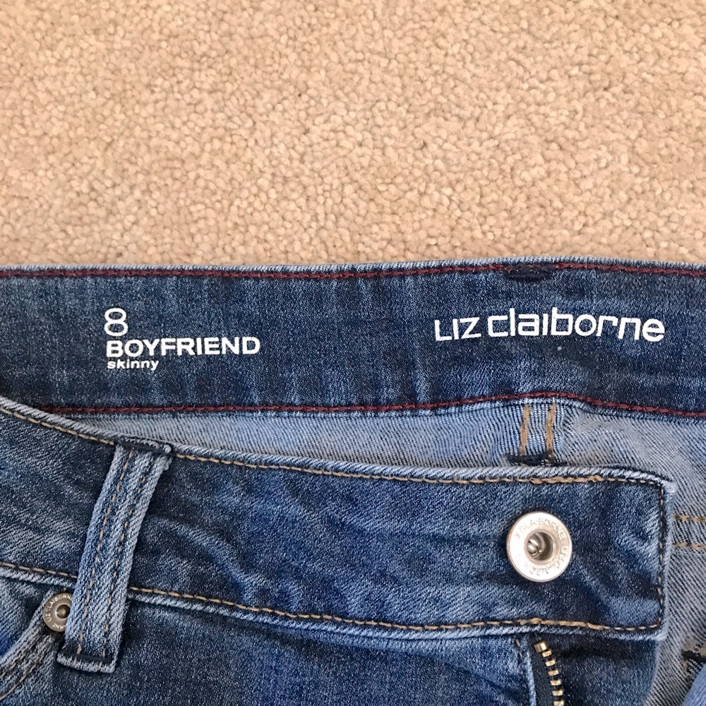 Liz Claiborne Boyfriend Skinny Blue Jeans Womens Size 8 Distressed Faded Denim - Picture 4 of 13